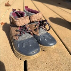 Carter's Kids Boots in Navy and Brown